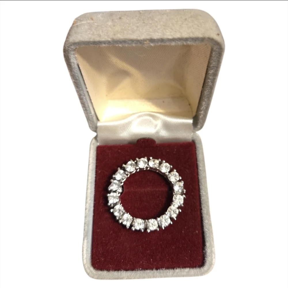 Unique Vintage Clear Rhinstone Silver Circle Brooch Pin 1950s